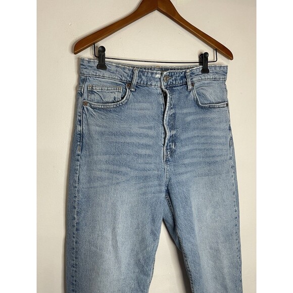 Zara Women's 10 High Rise Cropped Light Wash Denim Jeans - Picture 2 of 6